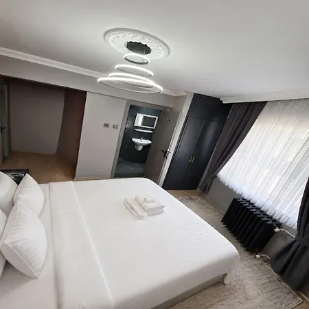Safir & Center فندق كورلو